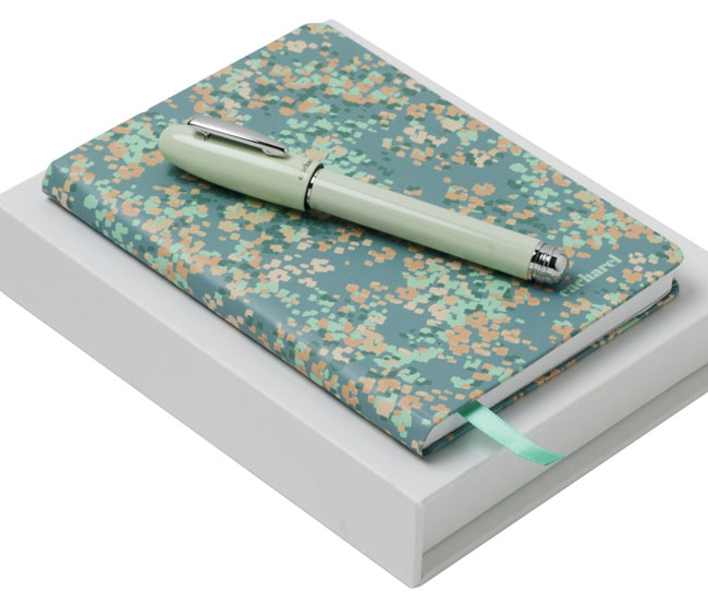 pixuri Cacharel cu carnetele de lux CPBN362